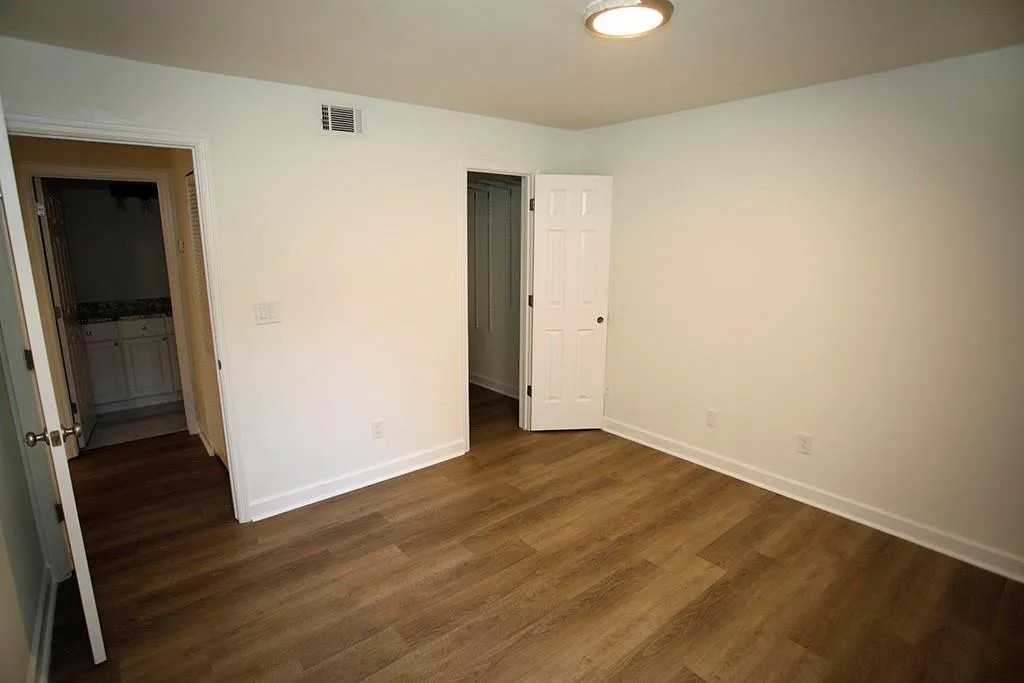 427 Granville Court, Sandy Springs, Georgia 30328, 1 Bedroom Bedrooms, ,1 BathroomBathrooms,Residential,Sold,427 Granville Court,6863369