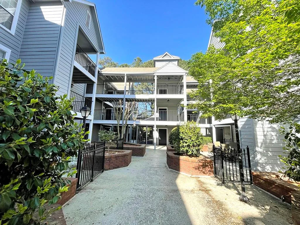 427 Granville Court, Sandy Springs, Georgia 30328, 1 Bedroom Bedrooms, ,1 BathroomBathrooms,Residential,Sold,427 Granville Court,6863369