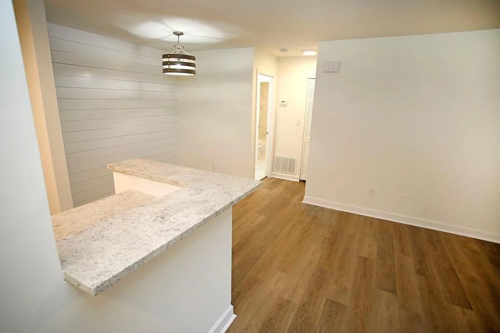 427 Granville Court, Sandy Springs, Georgia 30328, 1 Bedroom Bedrooms, ,1 BathroomBathrooms,Residential,Sold,427 Granville Court,6863369