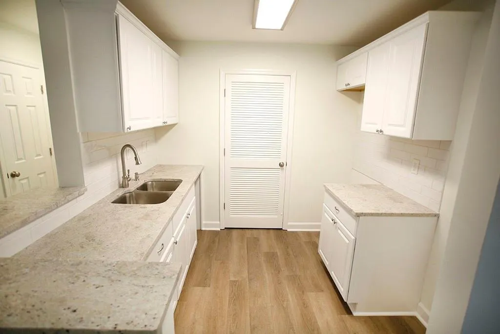 427 Granville Court, Sandy Springs, Georgia 30328, 1 Bedroom Bedrooms, ,1 BathroomBathrooms,Residential,Sold,427 Granville Court,6863369