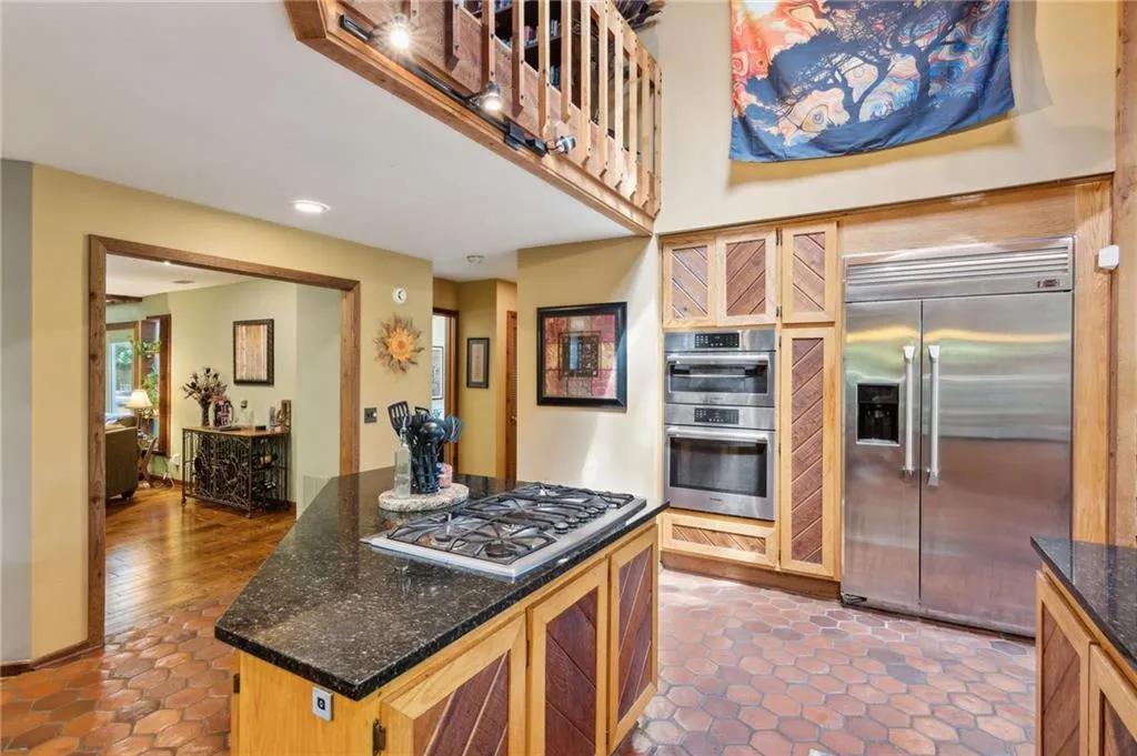 5090 Nesbit Ferry Lane, Atlanta, Georgia 30350, 4 Bedrooms Bedrooms, ,3 BathroomsBathrooms,Residential,Sold,5090 Nesbit Ferry Lane,7504779