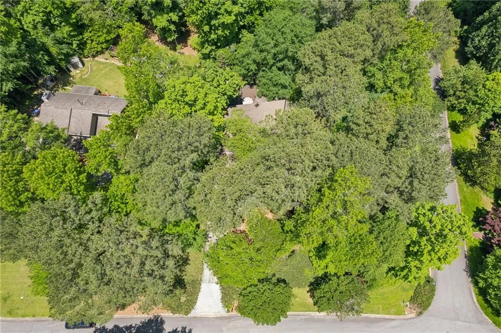 5090 Nesbit Ferry Lane, Atlanta, Georgia 30350, 4 Bedrooms Bedrooms, ,3 BathroomsBathrooms,Residential,Sold,5090 Nesbit Ferry Lane,7504779