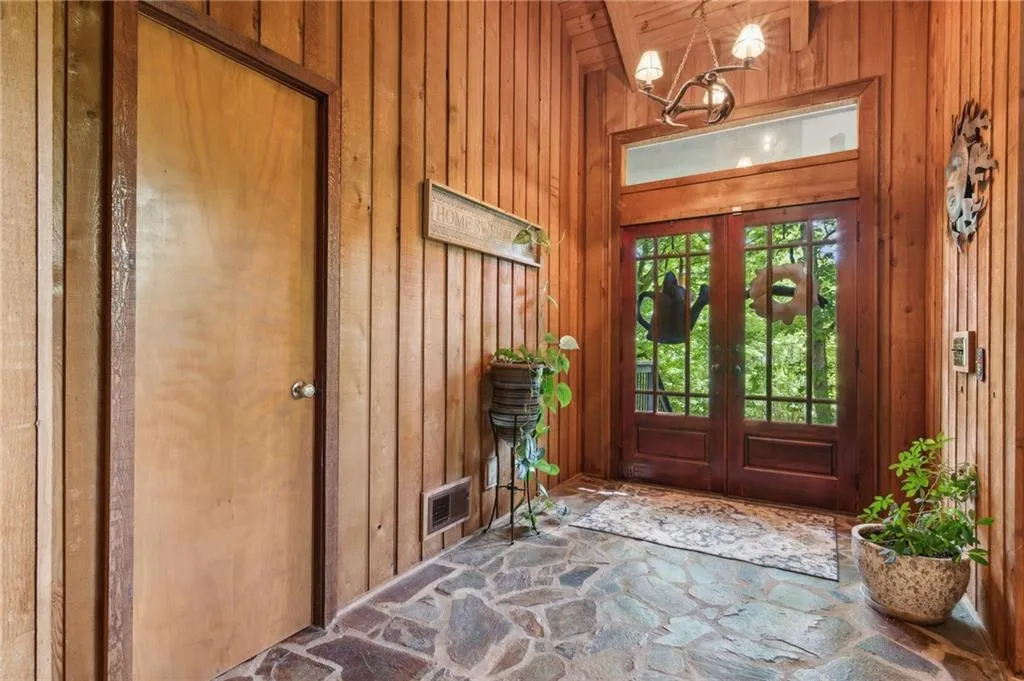 5090 Nesbit Ferry Lane, Atlanta, Georgia 30350, 4 Bedrooms Bedrooms, ,3 BathroomsBathrooms,Residential,Sold,5090 Nesbit Ferry Lane,7504779