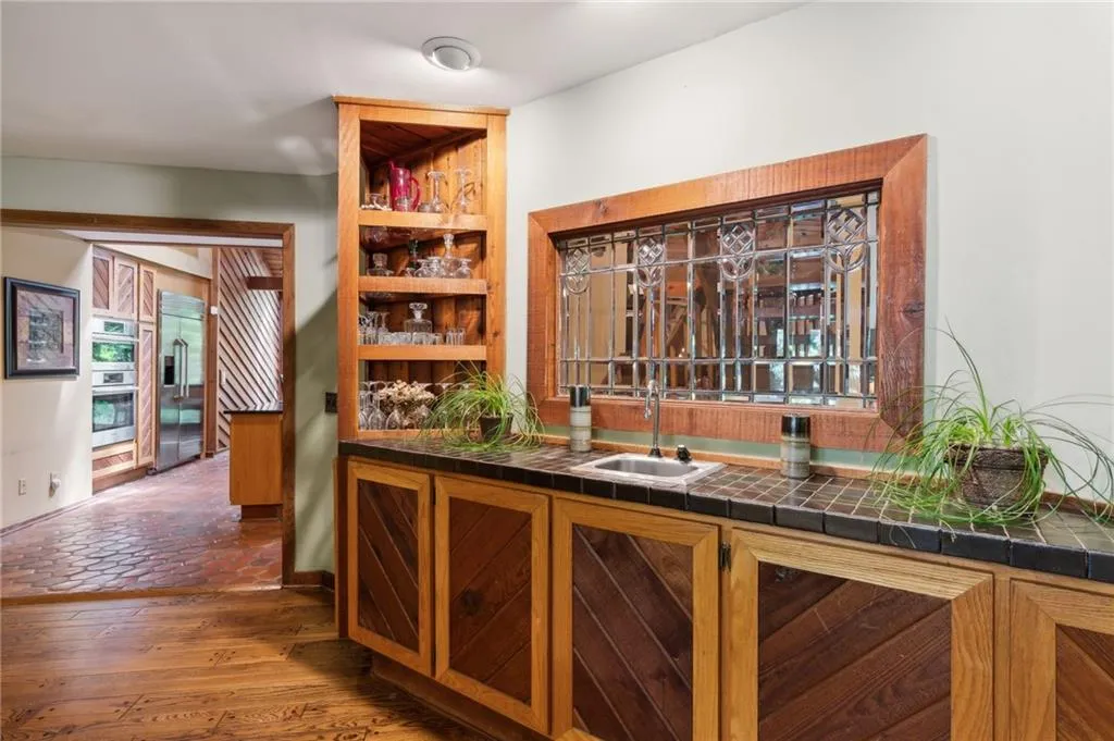 5090 Nesbit Ferry Lane, Atlanta, Georgia 30350, 4 Bedrooms Bedrooms, ,3 BathroomsBathrooms,Residential,Sold,5090 Nesbit Ferry Lane,7504779