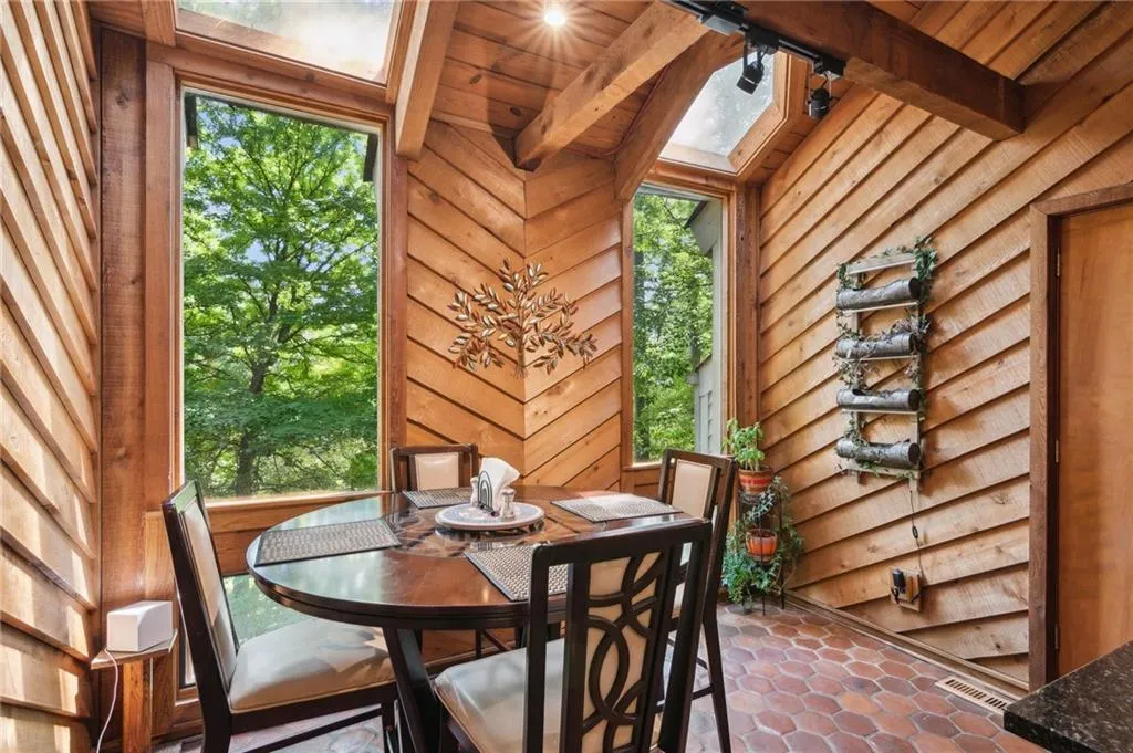 5090 Nesbit Ferry Lane, Atlanta, Georgia 30350, 4 Bedrooms Bedrooms, ,3 BathroomsBathrooms,Residential,Sold,5090 Nesbit Ferry Lane,7504779