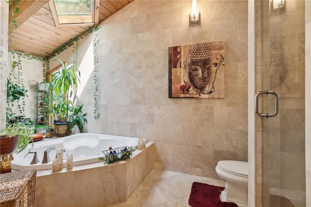 5090 Nesbit Ferry Lane, Atlanta, Georgia 30350, 4 Bedrooms Bedrooms, ,3 BathroomsBathrooms,Residential,Sold,5090 Nesbit Ferry Lane,7504779