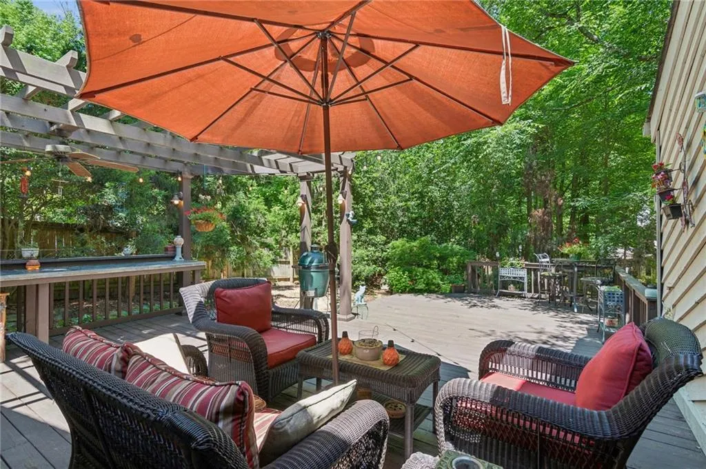 5090 Nesbit Ferry Lane, Atlanta, Georgia 30350, 4 Bedrooms Bedrooms, ,3 BathroomsBathrooms,Residential,Sold,5090 Nesbit Ferry Lane,7504779