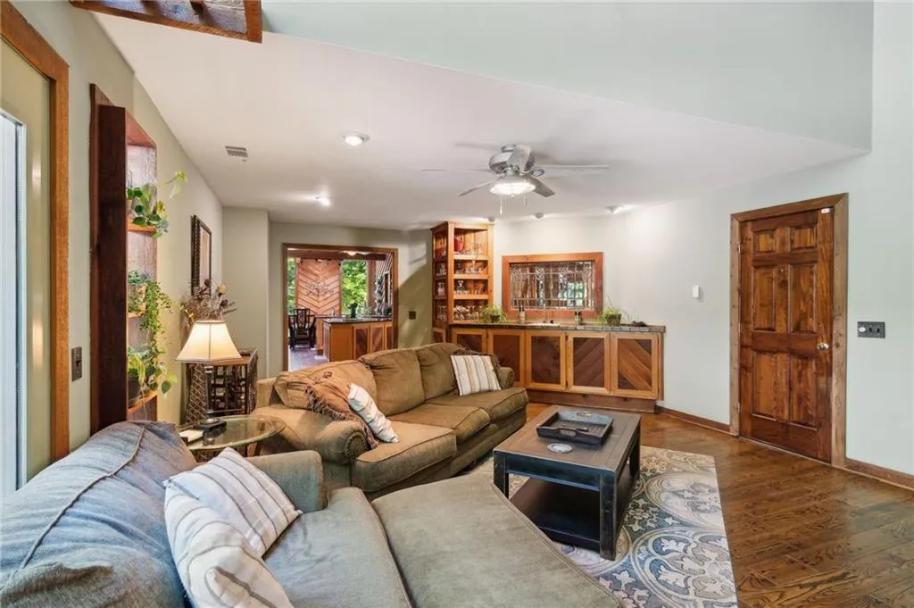 5090 Nesbit Ferry Lane, Atlanta, Georgia 30350, 4 Bedrooms Bedrooms, ,3 BathroomsBathrooms,Residential,Sold,5090 Nesbit Ferry Lane,7504779