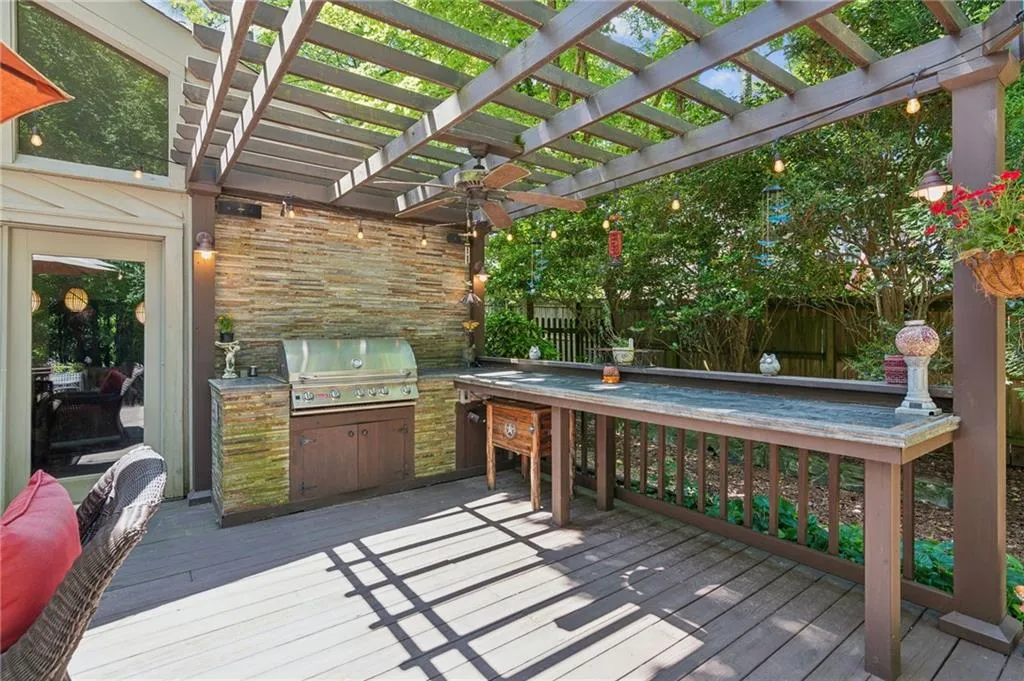 5090 Nesbit Ferry Lane, Atlanta, Georgia 30350, 4 Bedrooms Bedrooms, ,3 BathroomsBathrooms,Residential,Sold,5090 Nesbit Ferry Lane,7504779