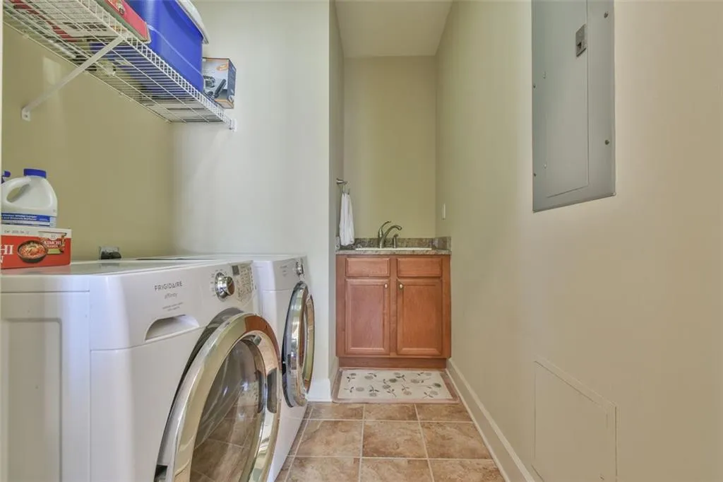 200 River Vista Drive Unit 730, Atlanta, Georgia 30339, 2 Bedrooms Bedrooms, ,2 BathroomsBathrooms,Residential,Sold,200 River Vista Drive Unit 730,7166098