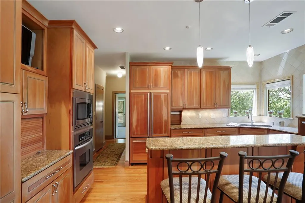 1435 N Riverside Circle, Sandy Springs, Georgia 30328, 4 Bedrooms Bedrooms, ,3 BathroomsBathrooms,Residential,Sold,1435 N Riverside Circle,5673761