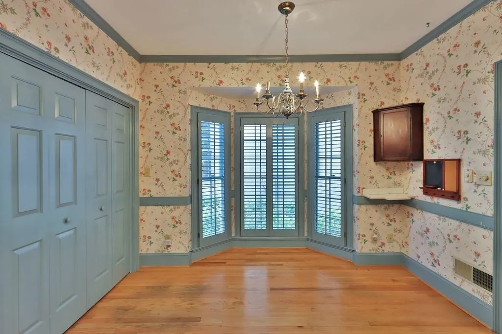 190 Grosvenor Place Nw, Atlanta, Georgia 30328, 4 Bedrooms Bedrooms, ,3 BathroomsBathrooms,Residential,Sold,190 Grosvenor Place Nw,6715496