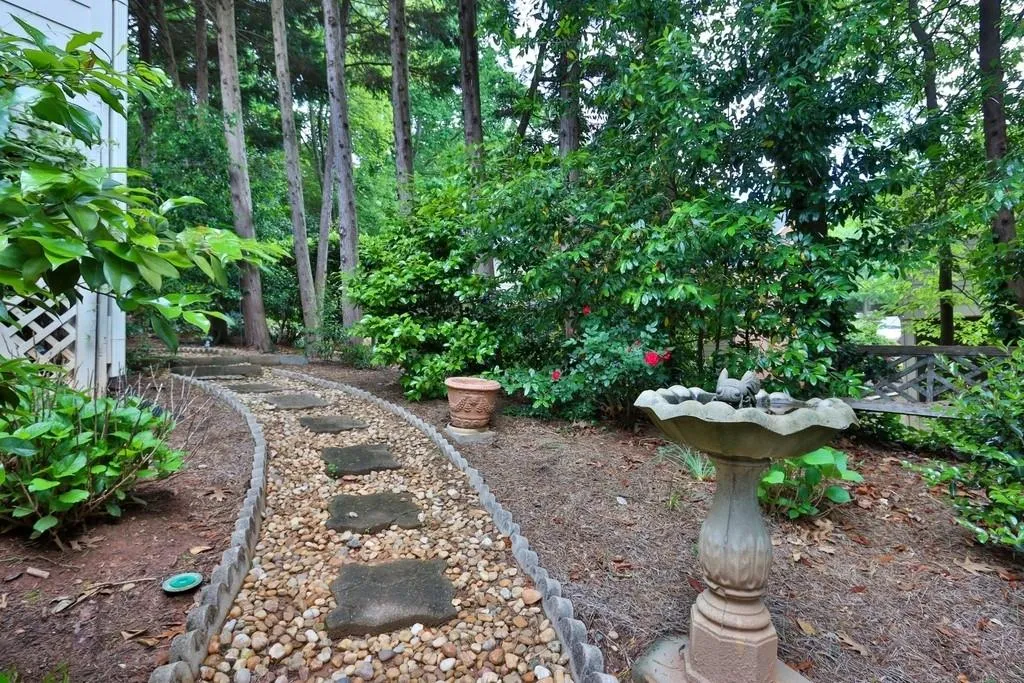 190 Grosvenor Place Nw, Atlanta, Georgia 30328, 4 Bedrooms Bedrooms, ,3 BathroomsBathrooms,Residential,Sold,190 Grosvenor Place Nw,6715496