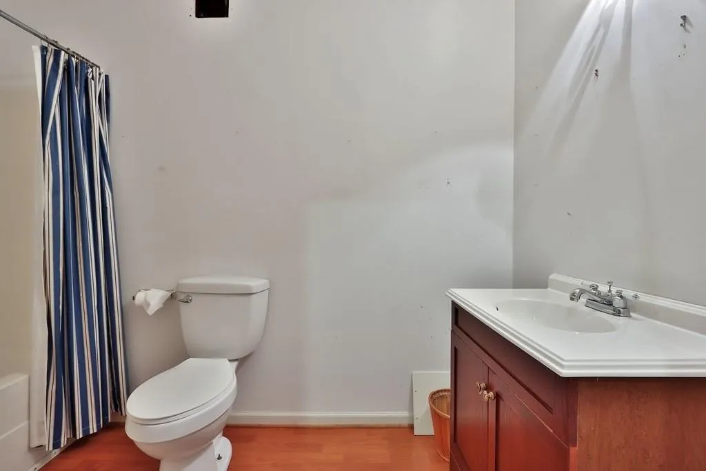 190 Grosvenor Place Nw, Atlanta, Georgia 30328, 4 Bedrooms Bedrooms, ,3 BathroomsBathrooms,Residential,Sold,190 Grosvenor Place Nw,6715496