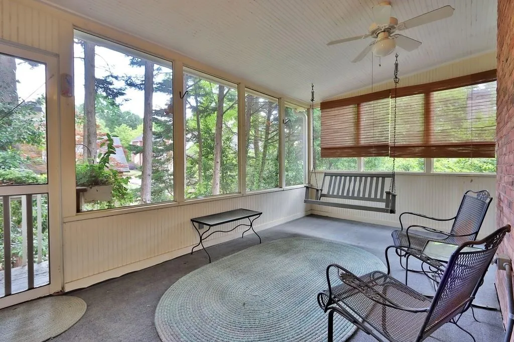 190 Grosvenor Place Nw, Atlanta, Georgia 30328, 4 Bedrooms Bedrooms, ,3 BathroomsBathrooms,Residential,Sold,190 Grosvenor Place Nw,6715496