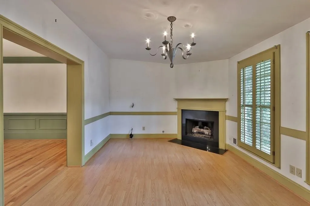 190 Grosvenor Place Nw, Atlanta, Georgia 30328, 4 Bedrooms Bedrooms, ,3 BathroomsBathrooms,Residential,Sold,190 Grosvenor Place Nw,6715496
