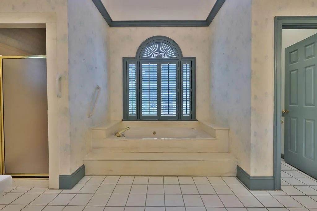 190 Grosvenor Place Nw, Atlanta, Georgia 30328, 4 Bedrooms Bedrooms, ,3 BathroomsBathrooms,Residential,Sold,190 Grosvenor Place Nw,6715496