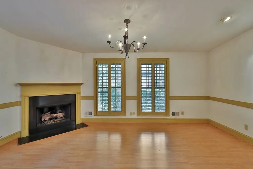 190 Grosvenor Place Nw, Atlanta, Georgia 30328, 4 Bedrooms Bedrooms, ,3 BathroomsBathrooms,Residential,Sold,190 Grosvenor Place Nw,6715496