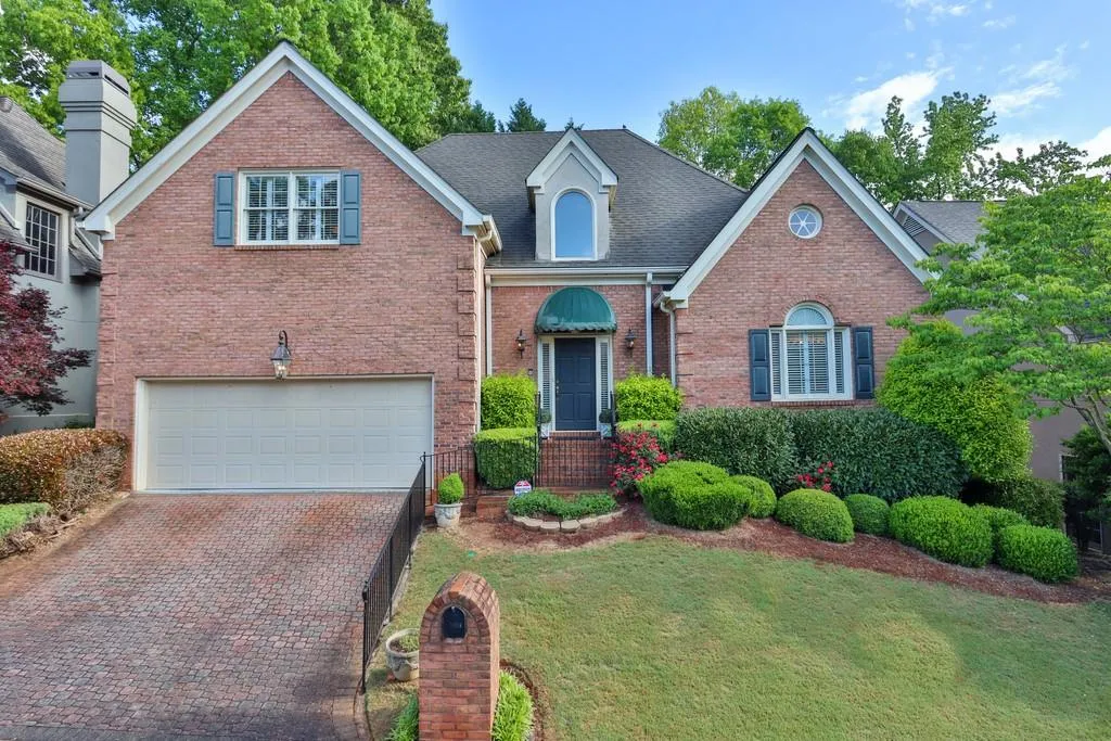 190 Grosvenor Place Nw, Atlanta, Georgia 30328, 4 Bedrooms Bedrooms, ,3 BathroomsBathrooms,Residential,Sold,190 Grosvenor Place Nw,6715496