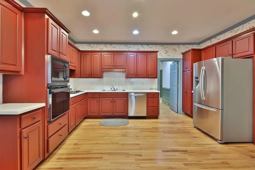 190 Grosvenor Place Nw, Atlanta, Georgia 30328, 4 Bedrooms Bedrooms, ,3 BathroomsBathrooms,Residential,Sold,190 Grosvenor Place Nw,6715496