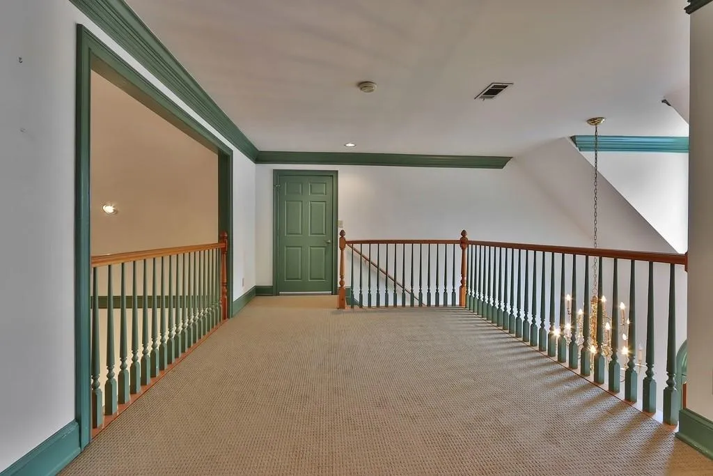 190 Grosvenor Place Nw, Atlanta, Georgia 30328, 4 Bedrooms Bedrooms, ,3 BathroomsBathrooms,Residential,Sold,190 Grosvenor Place Nw,6715496