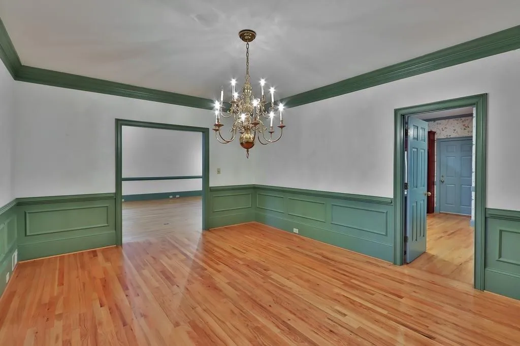190 Grosvenor Place Nw, Atlanta, Georgia 30328, 4 Bedrooms Bedrooms, ,3 BathroomsBathrooms,Residential,Sold,190 Grosvenor Place Nw,6715496