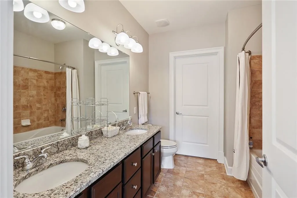 200 River Vista Drive Unit 715, Atlanta, Georgia 30339, 2 Bedrooms Bedrooms, ,2 BathroomsBathrooms,Residential,Sold,200 River Vista Drive Unit 715,6936402