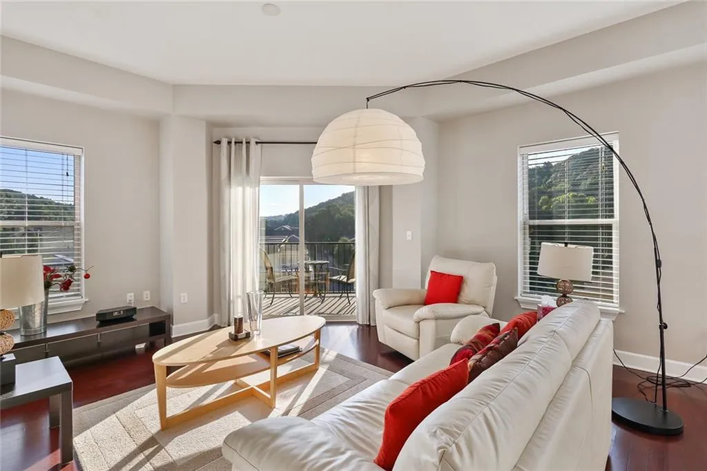 200 River Vista Drive Unit 715, Atlanta, Georgia 30339, 2 Bedrooms Bedrooms, ,2 BathroomsBathrooms,Residential,Sold,200 River Vista Drive Unit 715,6936402
