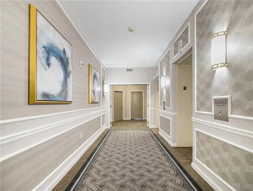 195 14th Street Ne Unit 303, Atlanta, Georgia 30309, 1 Bedroom Bedrooms, ,1 BathroomBathrooms,Residential,For Sale,195 14th Street Ne Unit 303,7599711