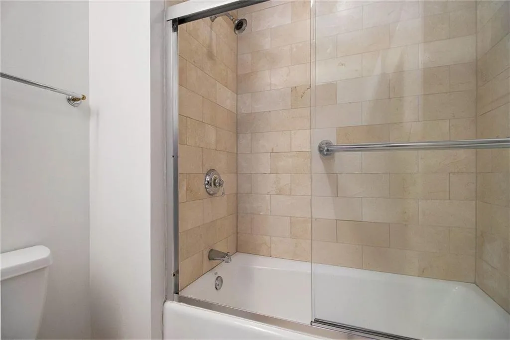 195 14th Street Ne Unit 303, Atlanta, Georgia 30309, 1 Bedroom Bedrooms, ,1 BathroomBathrooms,Residential,For Sale,195 14th Street Ne Unit 303,7599711