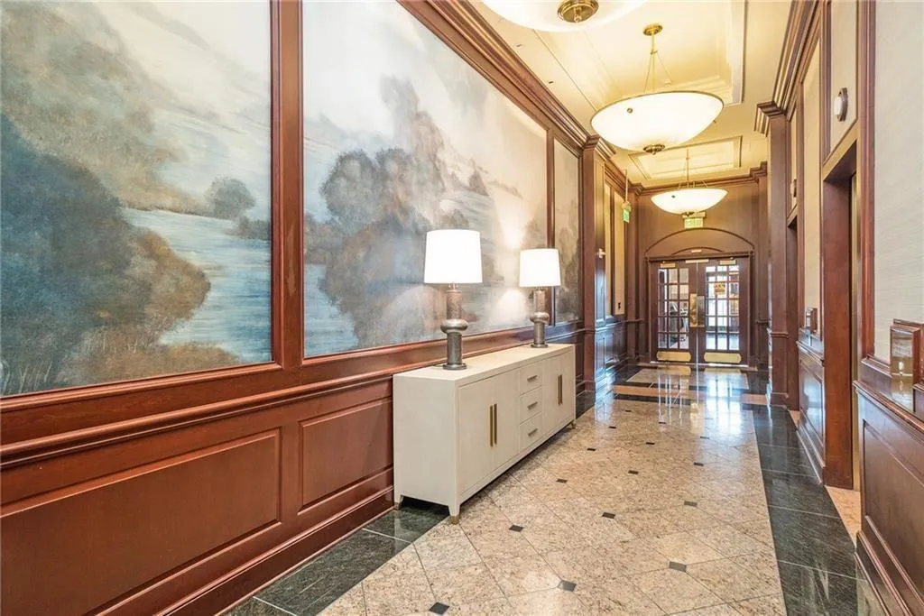 195 14th Street Ne Unit 303, Atlanta, Georgia 30309, 1 Bedroom Bedrooms, ,1 BathroomBathrooms,Residential,For Sale,195 14th Street Ne Unit 303,7599711