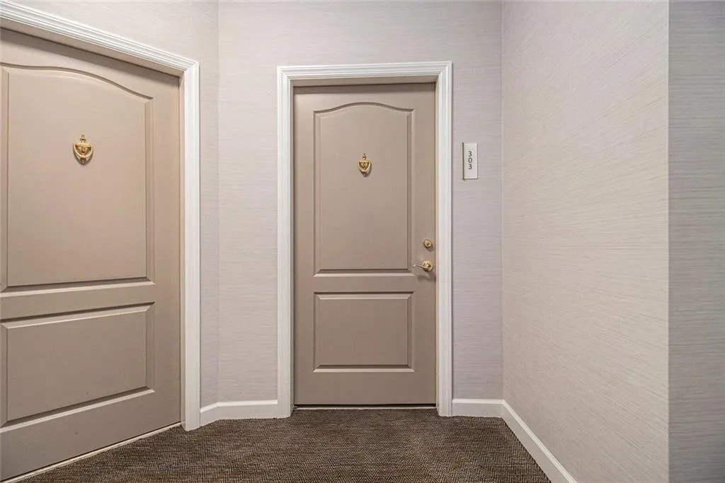 195 14th Street Ne Unit 303, Atlanta, Georgia 30309, 1 Bedroom Bedrooms, ,1 BathroomBathrooms,Residential,For Sale,195 14th Street Ne Unit 303,7599711