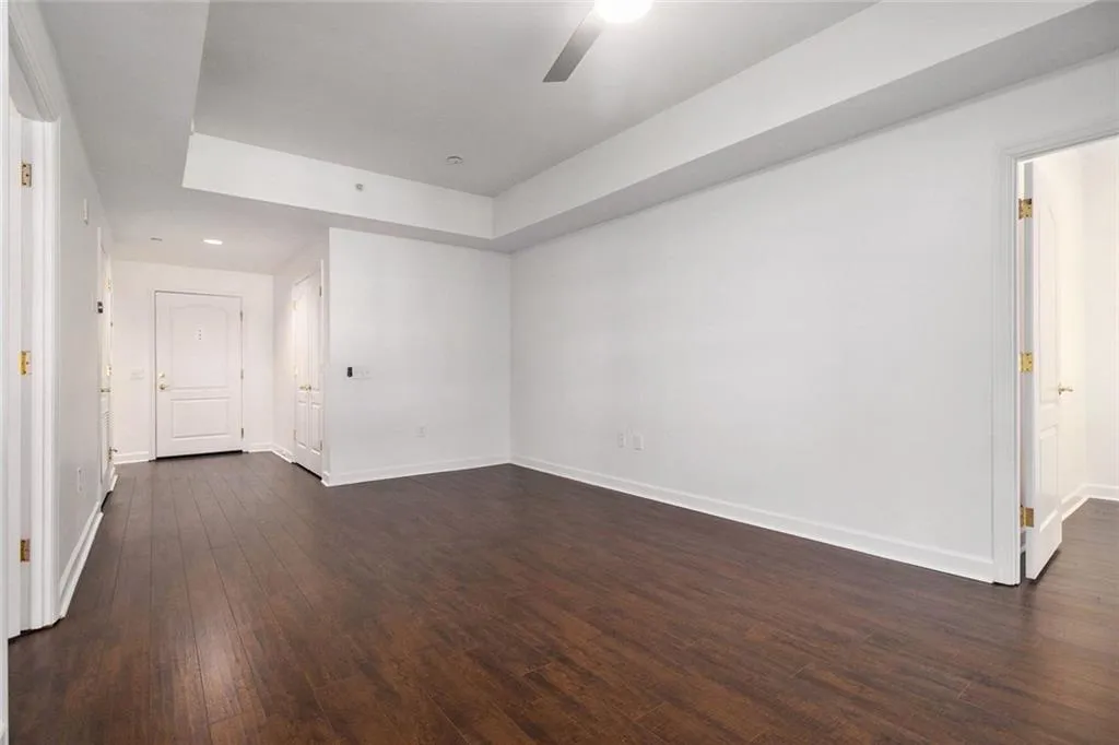 Living/Dining Area