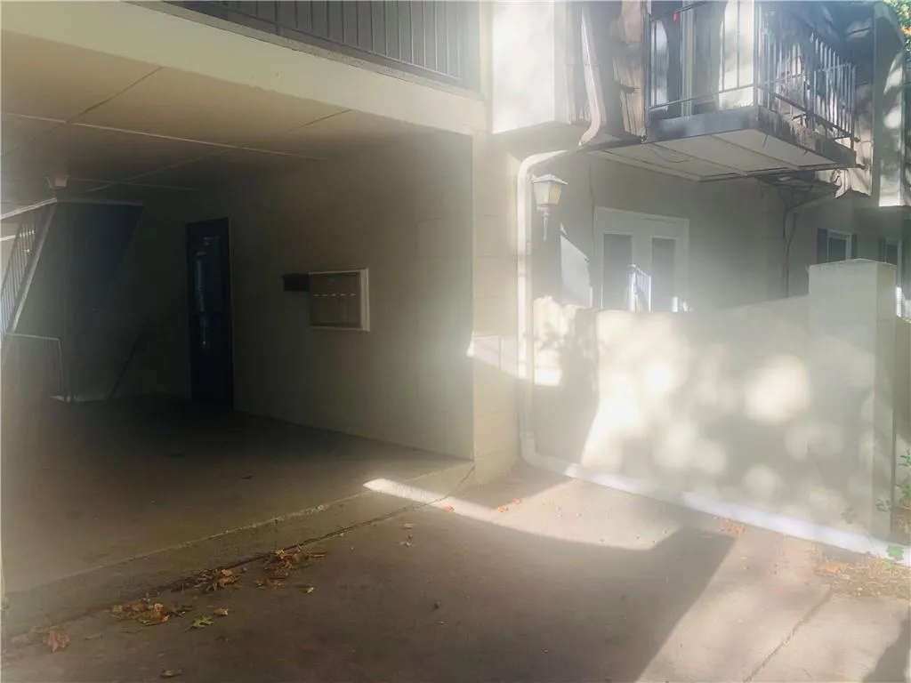 725 Dalrymple Road Unit 3h, Atlanta, Georgia 30328, 2 Bedrooms Bedrooms, ,2 BathroomsBathrooms,Residential,For Sale,725 Dalrymple Road Unit 3h,7676116