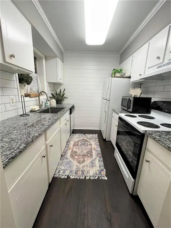 6207 Park Avenue Unit 2, Sandy Springs, Georgia 30342, 2 Bedrooms Bedrooms, ,1 BathroomBathrooms,Residential,Sold,6207 Park Avenue Unit 2,6915573