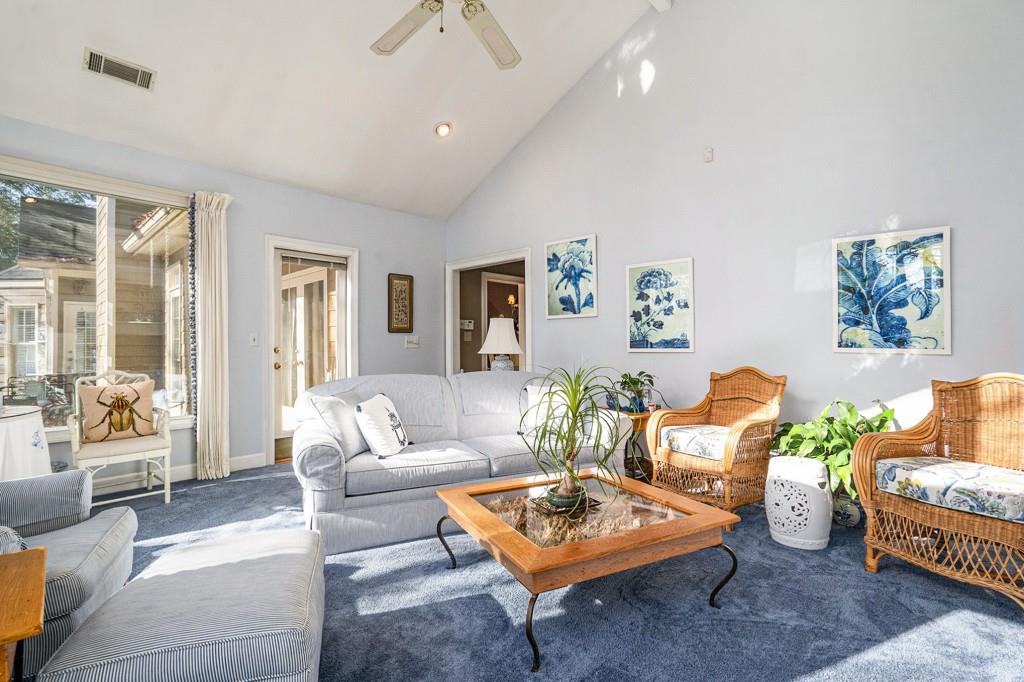 7155 Roswell Road Unit 6, Sandy Springs, Georgia 30328, 3 Bedrooms Bedrooms, ,2 BathroomsBathrooms,Residential,Sold,7155 Roswell Road Unit 6,7313753