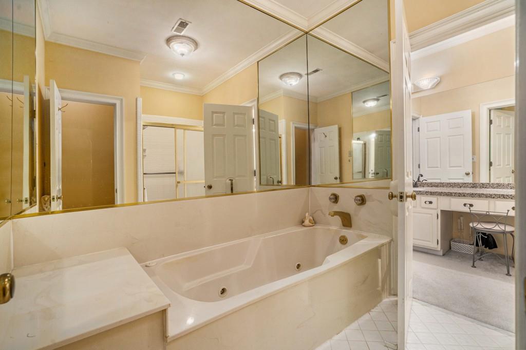 7155 Roswell Road Unit 6, Sandy Springs, Georgia 30328, 3 Bedrooms Bedrooms, ,2 BathroomsBathrooms,Residential,Sold,7155 Roswell Road Unit 6,7313753