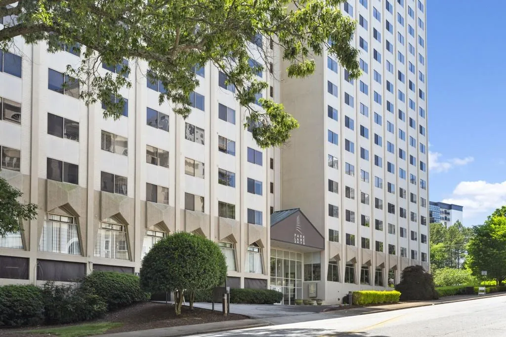 2479 Peachtree Road Ne Unit 1805, Atlanta, Georgia 30305, 2 Bedrooms Bedrooms, ,2 BathroomsBathrooms,Residential,For Sale,2479 Peachtree Road Ne Unit 1805,7558675
