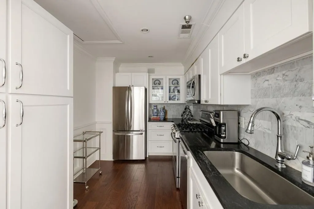 2479 Peachtree Road Ne Unit 1805, Atlanta, Georgia 30305, 2 Bedrooms Bedrooms, ,2 BathroomsBathrooms,Residential,For Sale,2479 Peachtree Road Ne Unit 1805,7558675