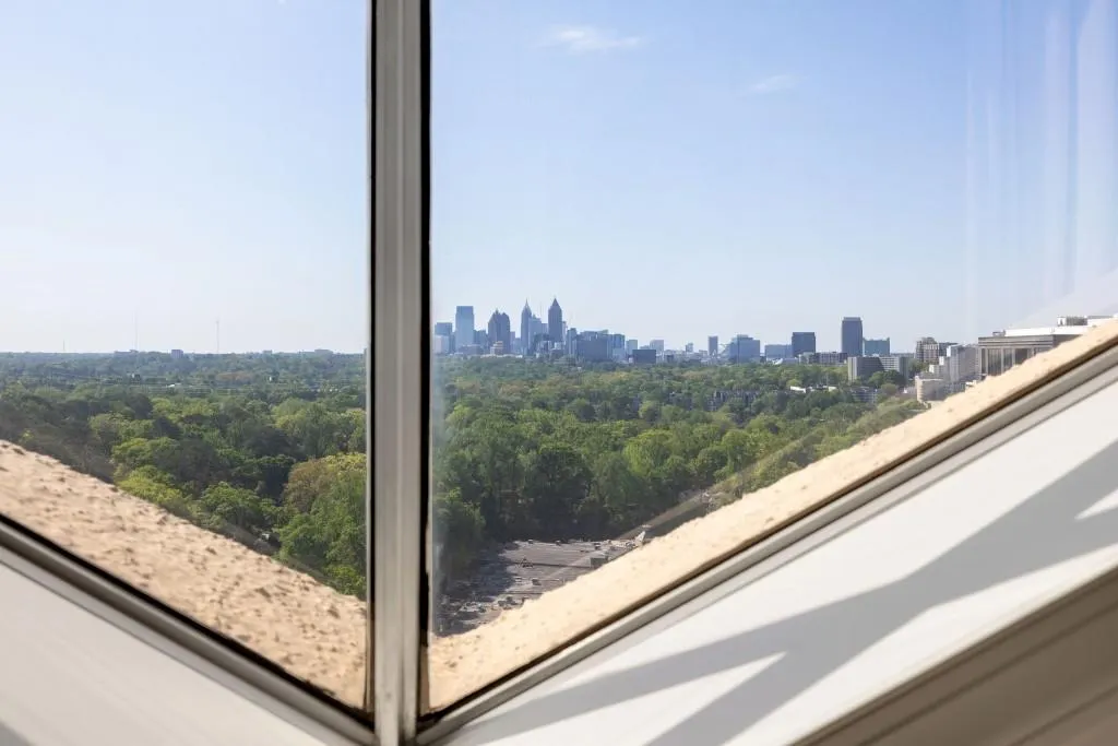 2479 Peachtree Road Ne Unit 1805, Atlanta, Georgia 30305, 2 Bedrooms Bedrooms, ,2 BathroomsBathrooms,Residential,For Sale,2479 Peachtree Road Ne Unit 1805,7558675