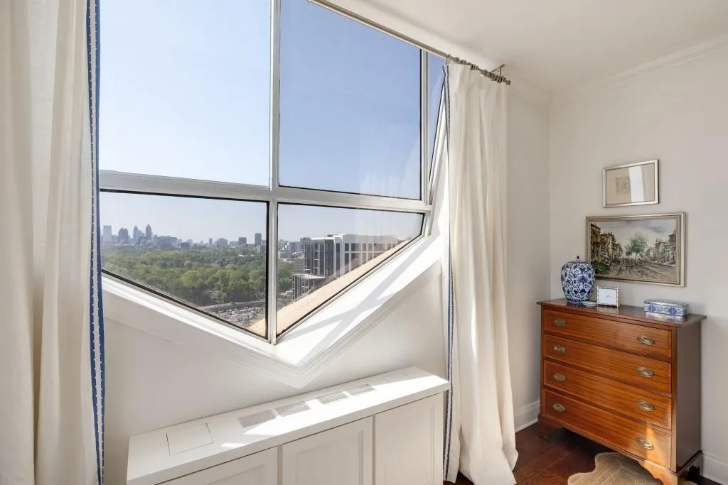 2479 Peachtree Road Ne Unit 1805, Atlanta, Georgia 30305, 2 Bedrooms Bedrooms, ,2 BathroomsBathrooms,Residential,For Sale,2479 Peachtree Road Ne Unit 1805,7558675