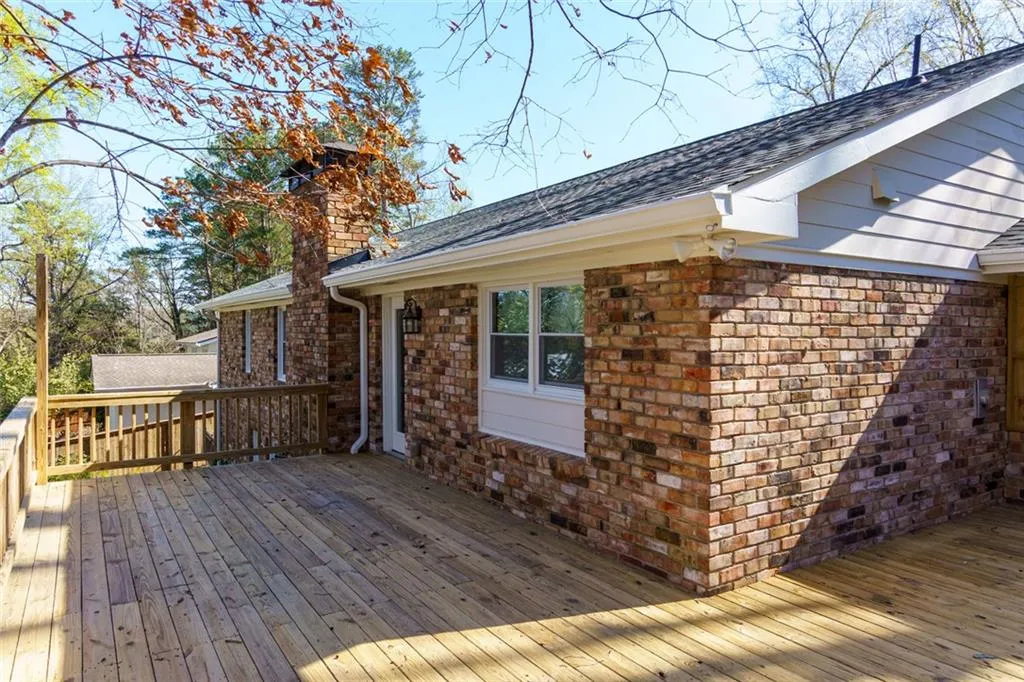 6570 Cherry Tree Lane Ne, Sandy Springs, Georgia 30328, 4 Bedrooms Bedrooms, ,3 BathroomsBathrooms,Residential,Sold,6570 Cherry Tree Lane Ne,7734564