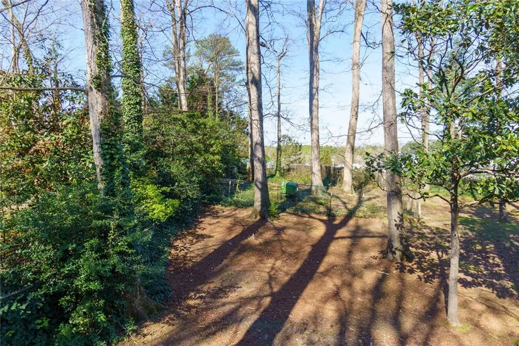 6570 Cherry Tree Lane Ne, Sandy Springs, Georgia 30328, 4 Bedrooms Bedrooms, ,3 BathroomsBathrooms,Residential,Sold,6570 Cherry Tree Lane Ne,7734564