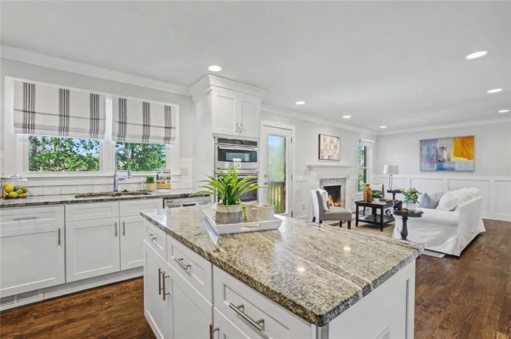 6570 Cherry Tree Lane Ne, Sandy Springs, Georgia 30328, 4 Bedrooms Bedrooms, ,3 BathroomsBathrooms,Residential,Sold,6570 Cherry Tree Lane Ne,7734564