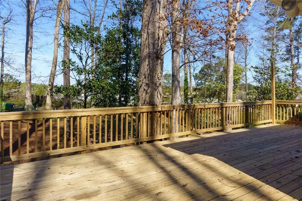 6570 Cherry Tree Lane Ne, Sandy Springs, Georgia 30328, 4 Bedrooms Bedrooms, ,3 BathroomsBathrooms,Residential,Sold,6570 Cherry Tree Lane Ne,7734564