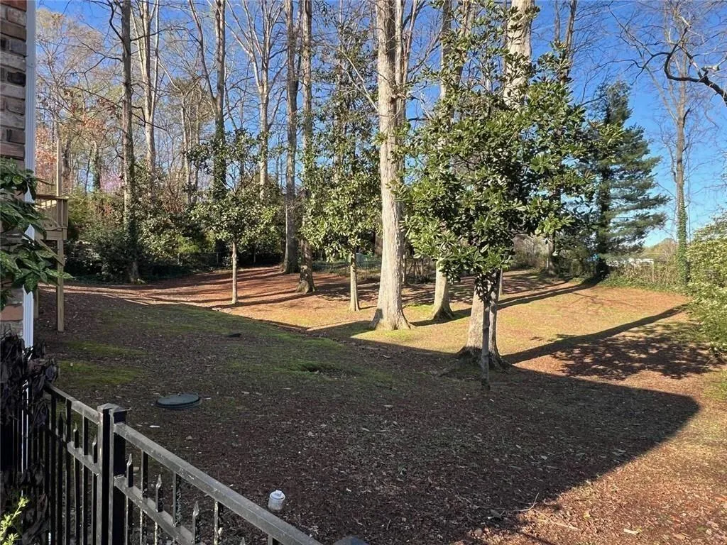 6570 Cherry Tree Lane Ne, Sandy Springs, Georgia 30328, 4 Bedrooms Bedrooms, ,3 BathroomsBathrooms,Residential,Sold,6570 Cherry Tree Lane Ne,7734564