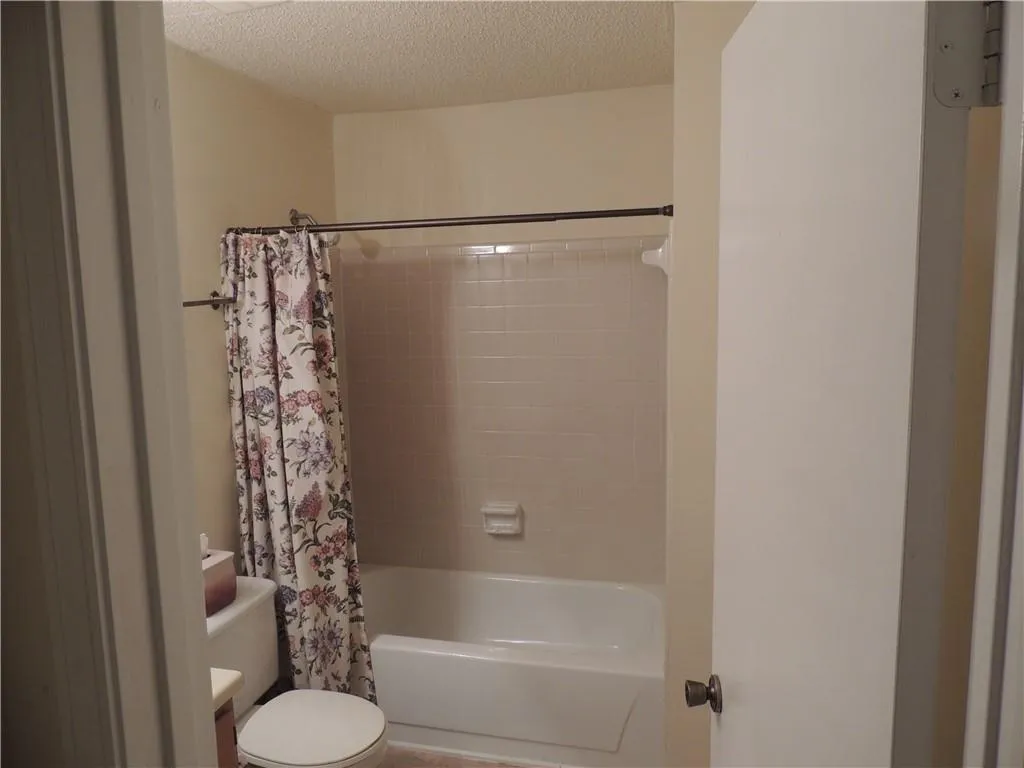 1415 Huntingdon Chase, Sandy Springs, Georgia 30350, 2 Bedrooms Bedrooms, ,2 BathroomsBathrooms,Residential,Sold,1415 Huntingdon Chase,6547863