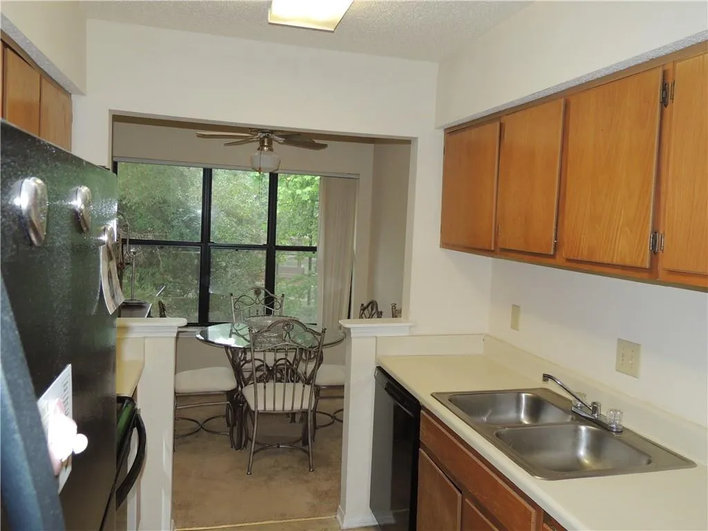 1415 Huntingdon Chase, Sandy Springs, Georgia 30350, 2 Bedrooms Bedrooms, ,2 BathroomsBathrooms,Residential,Sold,1415 Huntingdon Chase,6547863