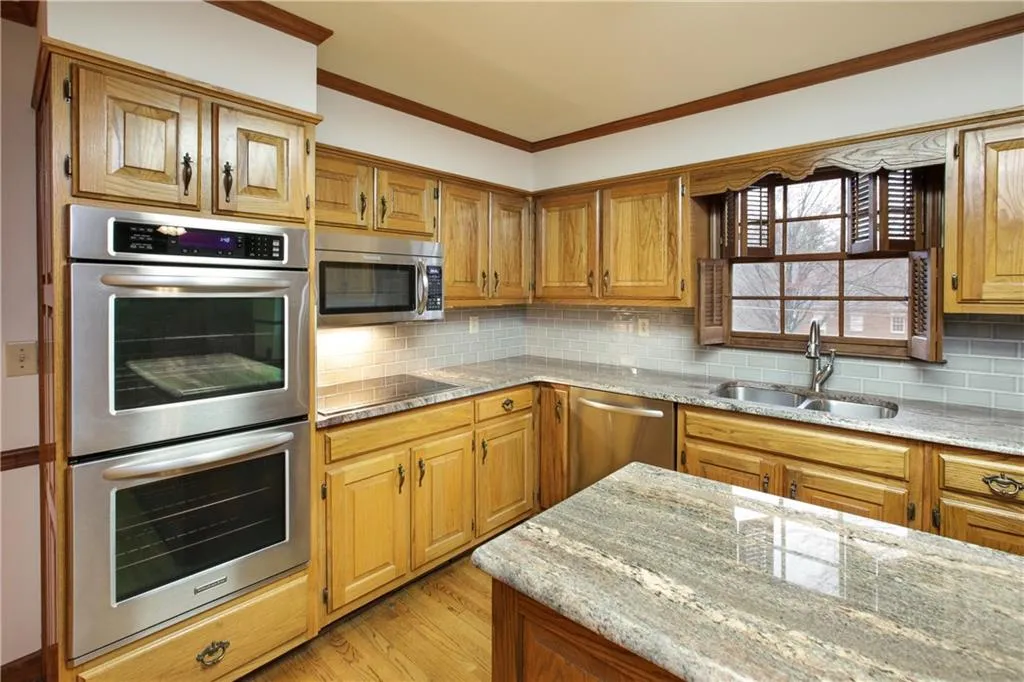 770 Amster Green Drive, Sandy Springs, Georgia 30350, 4 Bedrooms Bedrooms, ,3 BathroomsBathrooms,Residential,Sold,770 Amster Green Drive,6509103