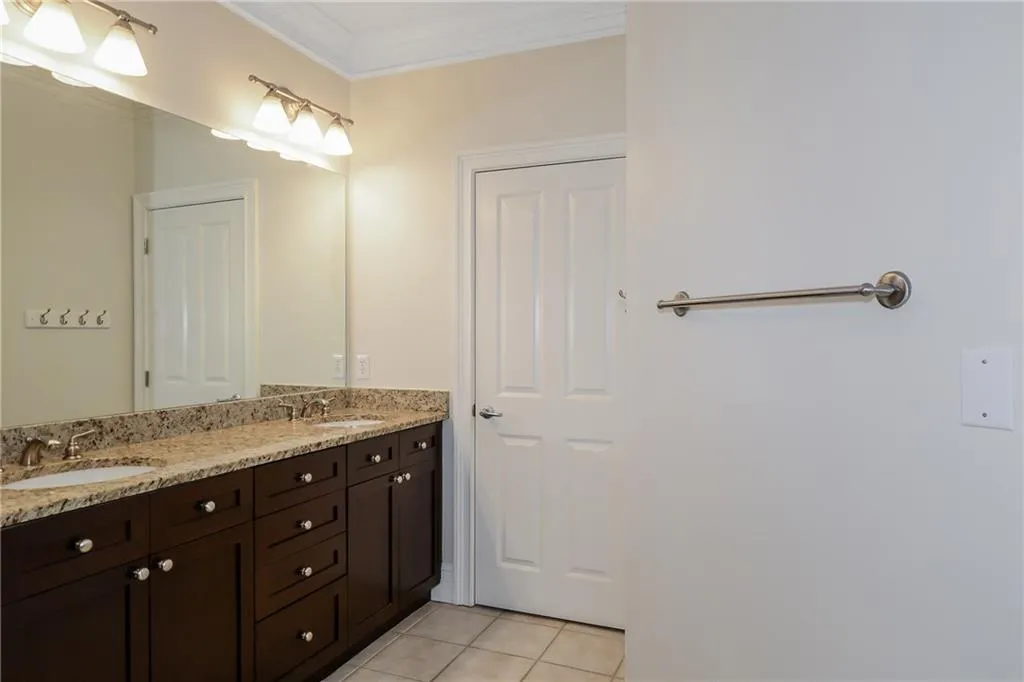 5450 Glenridge Park Unit 1302, Sandy Springs, Georgia 30342, 2 Bedrooms Bedrooms, ,2 BathroomsBathrooms,Residential,Sold,5450 Glenridge Park Unit 1302,5953561